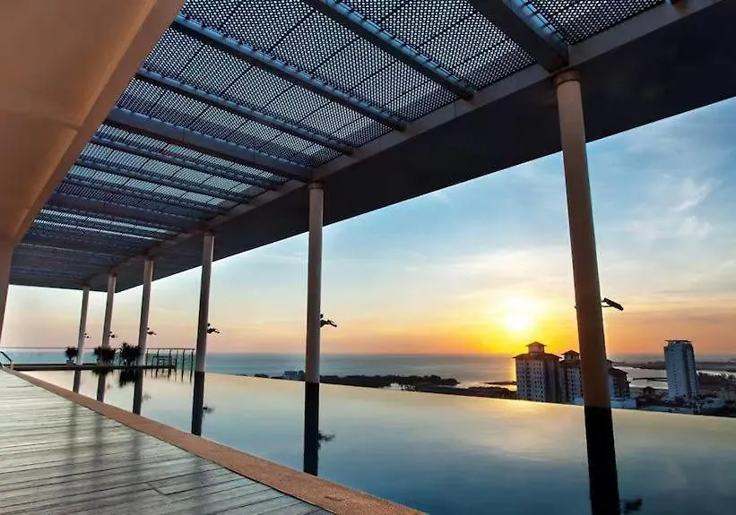 The Straits Suite Room Melaka By De George-Jonker מלון דירות